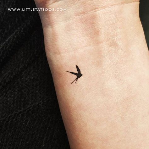 Small swallow temporary tattoo, get it here ► Sparrow Wrist Tattoos For Women, Small Swallow Tattoo, Tattoos Representing Family, Tattoo Swallow, Swallow Tattoos, Swallow Bird Tattoos, Parrot Tattoo, Tiny Bird Tattoos, Bird Tattoo Wrist