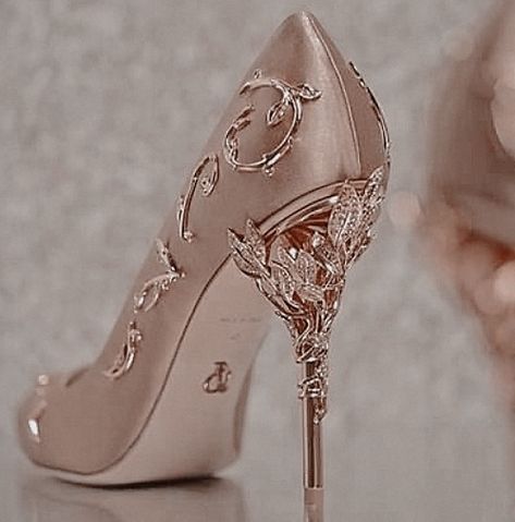 Light Pink Heels, High Heels For Prom, Fancy Heels, Heels Pink, Stylish Heels, Chique Outfits, Prom Heels, Heels High, Wedding Shoes Heels