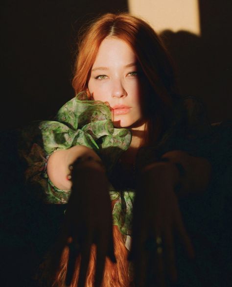 Hayley Bennett Red Hair, Haley Bennett Red Hair, Hayley Bennett, Magnificent 7, Haley Bennett, The Maze Runner, The Dark Knight Trilogy, European Aesthetic, Billy The Kids