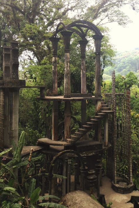 Las Pozas, Xilitla. And the Surrealist Edward James Garden.    Las Pozas is located near the village of Xilitla, and it’s a garden with more than 80 acres of waterfalls, pools, and massive surreal structures by English poet Edward James. Luxor, Abandoned Houses, Mexican Jungle, Fantasy Places, Urban Exploration, Abandoned Buildings, Beautiful Architecture, Nature Aesthetic, Magical Places