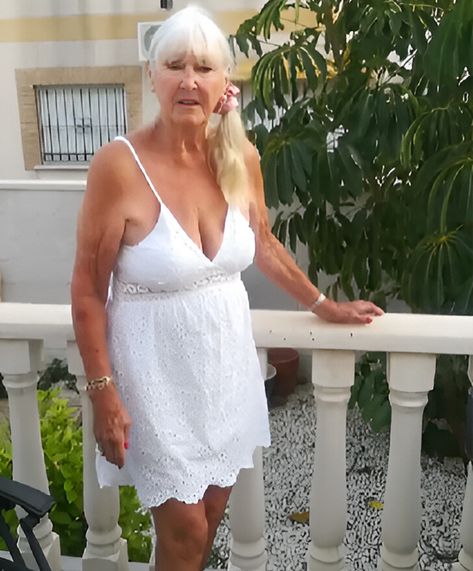 Meet the 92-Year-Old Grandma Who Looks 30 Years Younger “Worrying About Ageing Is Pointless” 70 Year Old Women, 60 Year Old Woman, Basic Workout, Future Wife, Old Age, Years Younger, Classy Women, 30 Years, Year Old