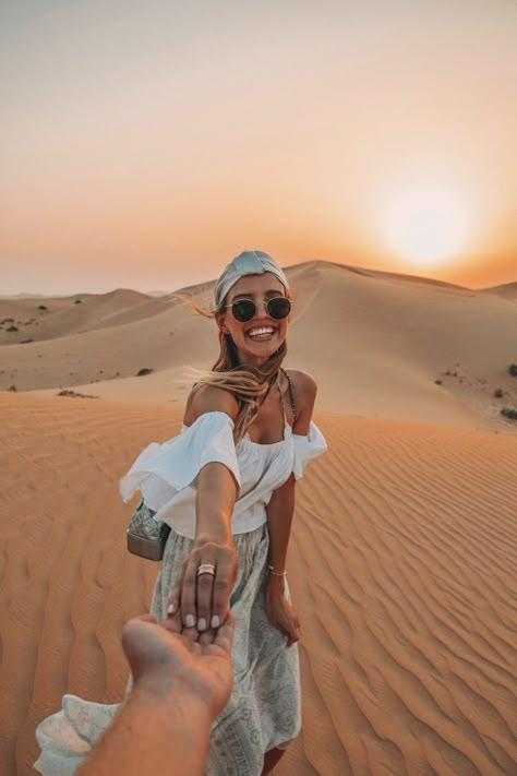 Desert Photoshoot Ideas, Dubai Photoshoot, Desert Outfit, Abu Dhabi Travel, Dubai Safari, Desert Photoshoot, Desert Safari Dubai, Dubai Outfits, Travel Pose