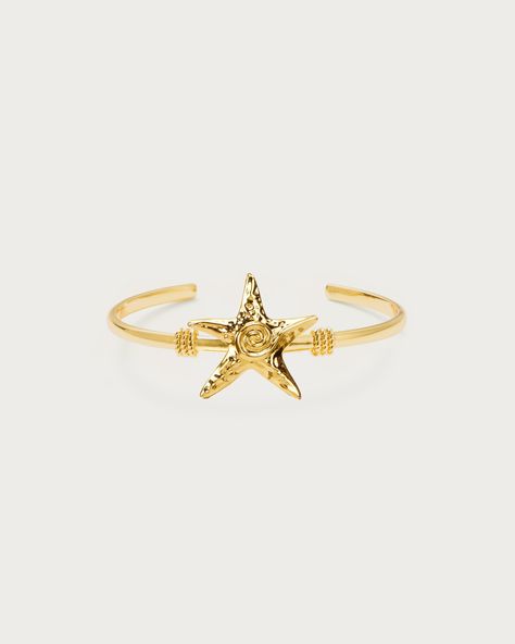 Gold Starfish Bangle | En Route Jewelry | En Route Jewelry Beachy Gold Jewelry, Beachy Jewlery, Chunky Gold Bracelet, Funky Jewellery, Beachy Bracelets, En Route Jewelry, Fishing Bracelet, Beachy Jewelry, Summer Life