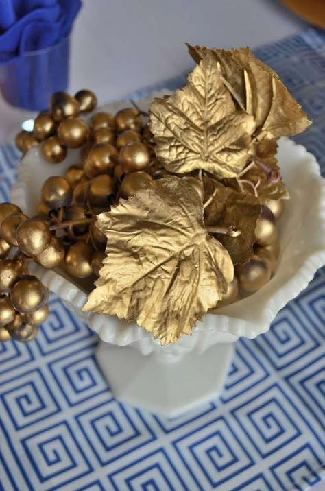 Ancient Greece Decorations Diy, Greek Party Decorations Ideas, Greek Gods Party Decorations, Greek Goddess Decorations, Greek Themed Centerpieces, Greek Decorations Party Ancient Greece, Greek Themed Party Decorations, Ancient Greece Birthday Party, Toga Party Decorations Diy