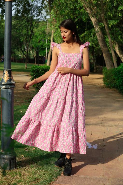 Frock For Summer Women, Block Print Frock Design, Cotton Frocks For Women Sleeveless, Cotton Dresses Summer Indian, Sleeveless Frock Designs, Cute Frocks For Women, Sleeveless Frocks For Women, Summer Frocks For Women, Cotton Dress Designs Patterns