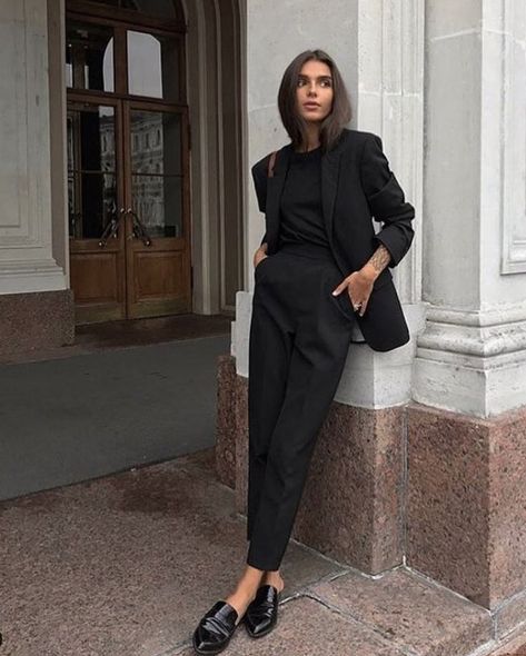 Couture Dior, 70s Outfits, High Street Fashion, All Black Outfit, Black Women Fashion, Mode Inspo, 가을 패션, Business Casual Outfits, Work Attire