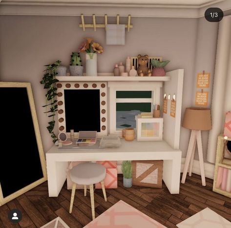 Bloxburg Desk Area Ideas, Cute Rooms Bloxburg, Roblox Club Roblox Room Ideas, Bloxburg Room Ideas 4x4, Blocksburg Vanity Ideas, Roblox Bloxburg Decoration Ideas, Summer Family Home Bloxburg, Boo Burg Layout, Shelf Bloxburg Ideas