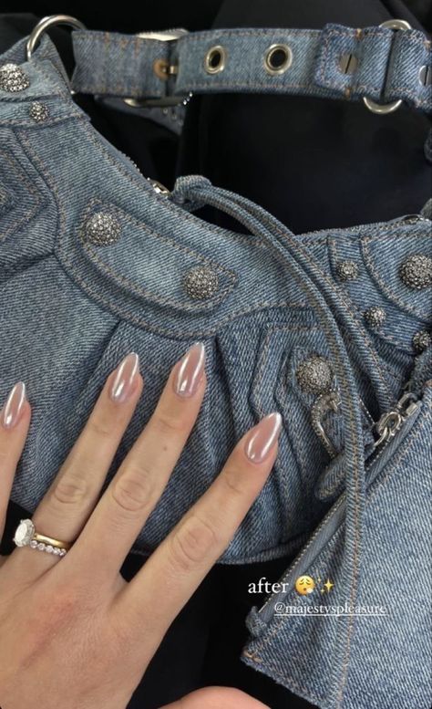 White Nail, Her Nails, Casual Nails, Pearl Nails, Soft Nails, Nagel Inspo, Neutral Nails, Silver Nails, Minimalist Nails