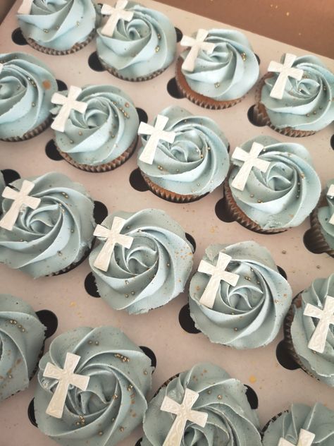 Communion Cupcakes For Boys, Baptism Dessert Ideas, Confirmation Cupcakes Ideas, Communion Party Ideas Boys, Boy Confirmation Party Ideas, Boy Confirmation Cake, Conformation Decor, Boy Baptism Cakes, First Communion Desserts