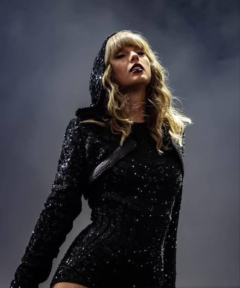 Taylor Swift Fotos, Swift Tour, Estilo Taylor Swift, Stadium Tour, Taylor Swift Outfits, Taylor Swift Album, Taylor Swift Wallpaper, Long Live Taylor Swift, Live Taylor