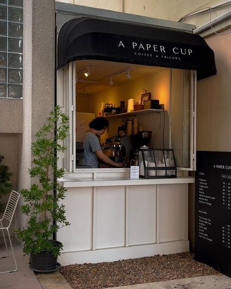 Small Takeaway Cafe, Coffee Shop Small Spaces, Cute Small Cafe, Outside Coffee Shop, Coffee Stand Design, Small Coffee Shop Design, Mini Coffee Shop, Cafe Ideas Design, Cafe Stand