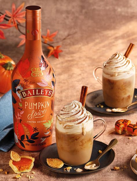 Baileys Iced Coffee, Baileys Drinks, Baileys Cake, Pumpkin Spice Latte Recipe, Irish Coffee Recipe, Baileys Coffee, Pumpkin Spice Cheesecake, Baileys Recipes, Pumpkin Spiced Latte Recipe