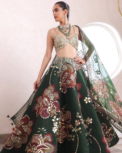 VISIT LIKE AND FOLLOW US For immediate response please call or WhatsApp us on +918099634110 Bridal lehenga.indianwedding lehenga.lehengalove.love.indianbridallehenga.indianware.saree.blouse,lehengalovers,indianbridalmakeup.bollywoodlehenga,haldi, Sangeet,haldidresses,bridalgagarhas, #lehenga #lehengalove #lehengalovers❤️❤️❤️ #lehengalovers #bridal #indianwedding #indiansaree #indianbride #indianbridalmakeup #indianbridalwear #bollywood #bigfatindianwedding #haldi #haldiceremony #usaindia... Mahima Mahajan, Lehenga Style Saree, Indian Bridesmaid Dresses, Floral Lehenga, Lehenga Style, Embroidered Lehenga, Gold Blouse, Indian Wedding Wear, Amritsar