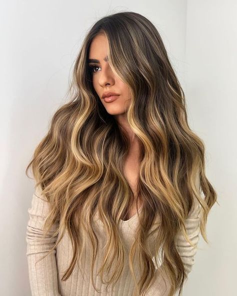 Honey Vanilla Blonde Balayage, Contouring Hair, Wavy Brown Hair, Blonde Hairstyle, Golden Blonde Hair, Brunette Hair With Highlights, Invisible Lace, Beautiful Wigs, Hairstyle Women