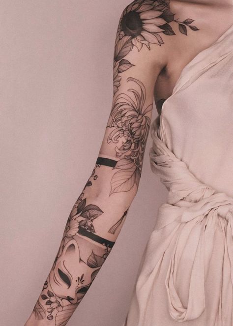 Simplistic Tattoo, Armour Tattoo, Classy Tattoos For Women, 7 Tattoo, Free Hand Tattoo, Tattoos For Women Flowers, Tattoo Women, Lace Tattoo, Best Tattoo Designs