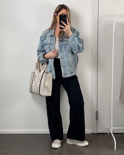 Denim Jacket Outfit Winter, Oversized Jean Jacket Outfit, Denim Jacket Outfit Women, Oversized Jacket Outfit, Oversized Denim Jacket Outfit, Denim Dress Style, Fall Jackets Outfit, 50 Dress, Winter Jacket Outfits