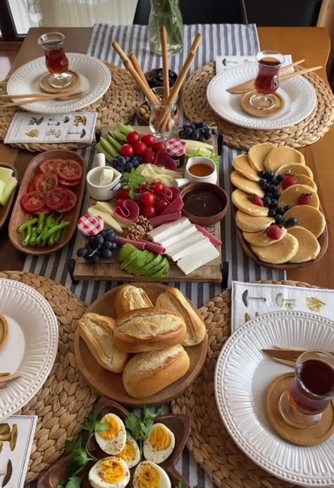 Breakfast Ideas Decoration Table, Curry Night Table Setting, Breakfast Sharing Platter, Breakfast Ideas For Gathering, Breakfast For Two Aesthetic, Brunch Board Ideas For Two, Breakfast Decorations Ideas Table, Breakfast Display Ideas, Breakfast Ideas Table