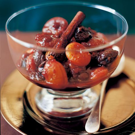 This is a really flexible dish, great for a holiday brunch or a healthy-ish dessert when you can�t face another piece of Christmas cake! Winter Fruit Compote, Fruit Compote Recipe, Cake Recipes Christmas, Christmas Recipe Ideas, Italian Water, Cranberry Cheesecake, Compote Recipe, Roast Turkey Recipes, Spiced Fruit