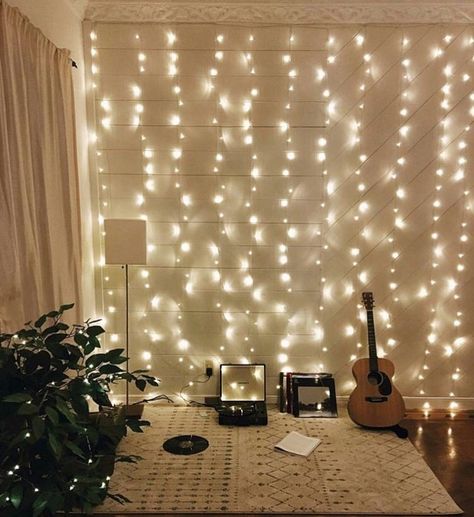 String Lights Living Room, Hobby Corner, Apartemen Studio, Wall String Lights, Fairy Lights Decor, String Lights In The Bedroom, Dream Rooms, Bedroom Lighting, My New Room