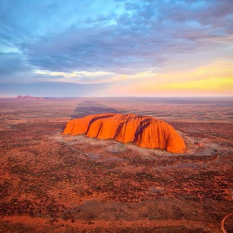 Uluru Australia, Desert Sunrise, Days Like This, Northern Territory, Gorgeous View, Pull Off, Australia Travel, Planet Earth, Antelope Canyon