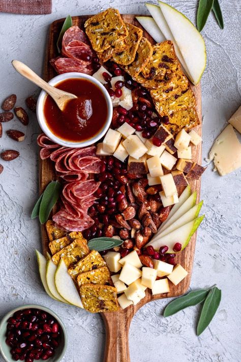 Trader Joe's Fall Charcuterie Board For Two - Dash of Mandi Charcuterie Board For Two, Fall Charcuterie Board, Fall Charcuterie, Charcuterie Appetizers, Pumpkin Crisp, Fall Brunch, Trader Joes Recipes, Sliced Pears, Pumpkin Cranberry