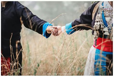 Linda Vang Photography - Hmong Love Hmong Hand Tying Ceremony, Hmong Photoshoot Photo Ideas, Hmong Couple Photoshoot, Hmong Photoshoot, Hmong Clothes Photoshoot, Hmong Wedding, Clothing Photoshoot, Hmong Clothing, Hmong Accessories