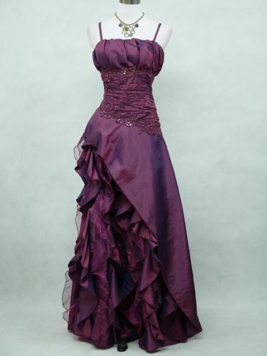 Wedding Evening Dress, Plus Size Satin, Chique Outfits, Purple Prom Dress, Prom Dress Inspiration, Cute Prom Dresses, Evening Dresses For Weddings, Pretty Prom Dresses, Fairytale Dress