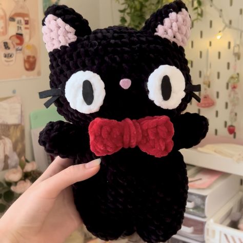 Crochet Black Plushie, Goth Crochet Plushies, Black Plushie, Goth Crochet, Instagram Pattern, Crochet Plushies, Crochet Black, Crochet Xmas, Crochet Animals Free Patterns