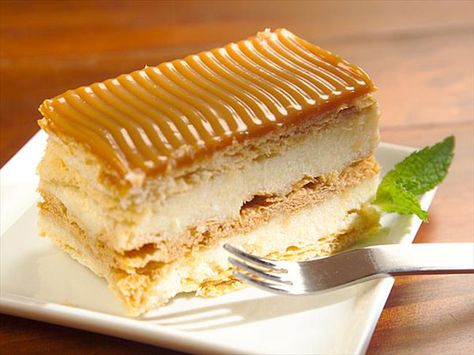 Tours Bogota Colombian Cake, Latina Food, Colombian Desserts, Columbian Recipes, Latin Desserts, Colombian Dishes, Colombian Cuisine, Colombian Culture, Colombian Coffee