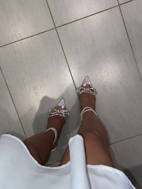 Rhinestone Bow Heels, Heels Luxury, Tie Heels, Crystal Heels, Diamond Bows, Bow Heels, Rhinestone Bow, Natural Life, Shoes White