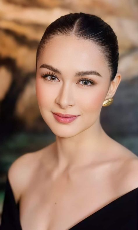 Wedding Soft Glam Makeup, Filipino Makeup, Bride Makeup Asian, Marian Rivera, Light Makeup Looks, Makeup For Moms, Bridal Makeup Natural, Wedding Makeup Looks, Natural Wedding Makeup