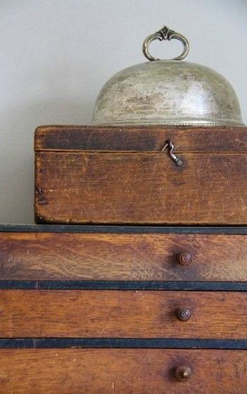 Modern Country Living, Future Foundation, Americana Farmhouse, Fresh Farmhouse, Deco Nature, Old Boxes, Antique Boxes, Small Drawers, Vintage Box