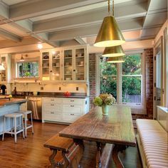 Adding Farmhouse charm - Deja Vue Designs Love the ceiling, the whole room is great. Open Living Room Design, Casa Vintage, Open Living Room, Kitchen Farmhouse, Kitchen Nook, Traditional Kitchen, White Cabinets, Design Living, Design Case