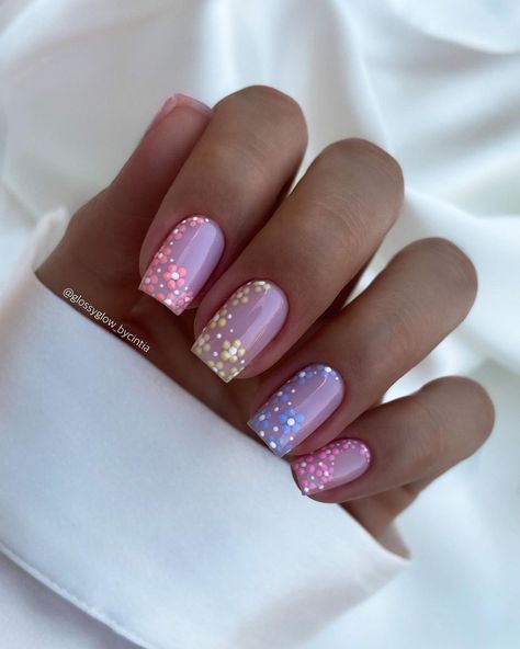 Pink Fun Nail Designs, Nail Flowers, Nail Shapes Squoval, Retro Nails, Squoval Nails, Rabbit Tattoos, Gel Nail Art Designs, Flower Nail Designs, Dots Nails