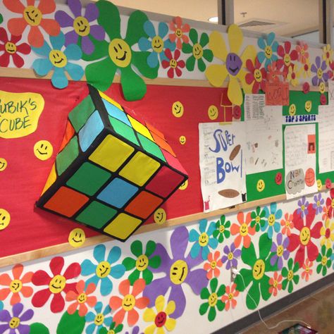 Hallway decorations for the 70s decade at school Bulletin Board Ideas Hallways, Homecoming Hallways, School Hallway Decorations, Hallway Decorations, Homecoming Decorations, 60s Theme, School Hallway, School Hallways, Rubix Cube