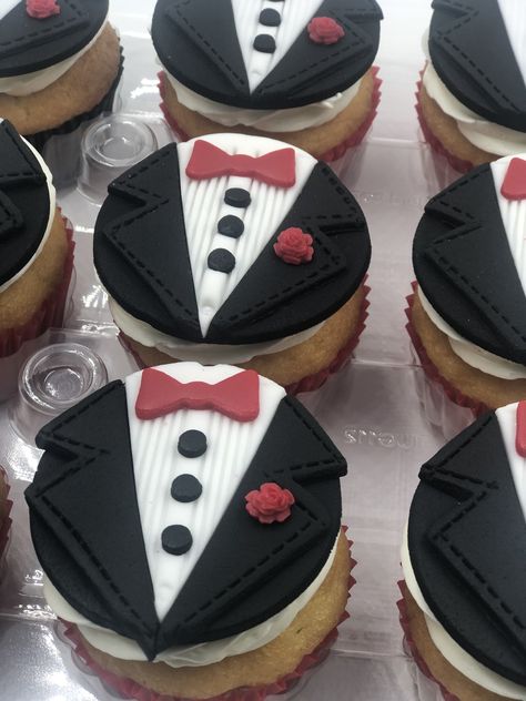 Tuxedo Cupcakes, Sweets Table Wedding, Wedding Cake Designs Simple, Tuxedo Cake, Fathers Day Cupcakes, Cake Pop Tutorial, Cupcakes For Men, Wedding Cupcake Toppers, Flag Cake