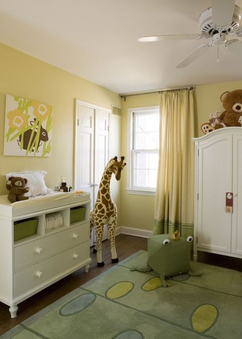 17 Nursery room themes. Chic ideas for stylish decors Yellow Baby Room, Unisex Baby Room, Nursery Design Girl, Nursery Room Themes, Boy Nursery Themes, Baby Boy Nursery Themes, Baby Room Neutral, Baby Room Themes, Yellow Nursery