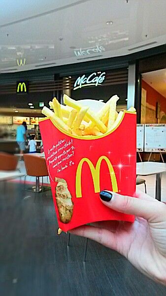 Go to McDonald's -chips Mcdonalds Chips, Chip Bag, Paper Shopping Bag, Snack Recipes, Chips, Snacks, Quick Saves