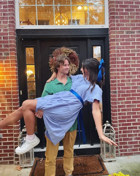 Peter Pan And Wendy Halloween Costume, Peter Pan Group Costume, Peter Pan Couple Costume, Peter Pan And Wendy Costume, Wendy Peter Pan Costume, Disfraz Peter Pan, Wendy Costume, Baddie Halloween, Disney Couple Costumes