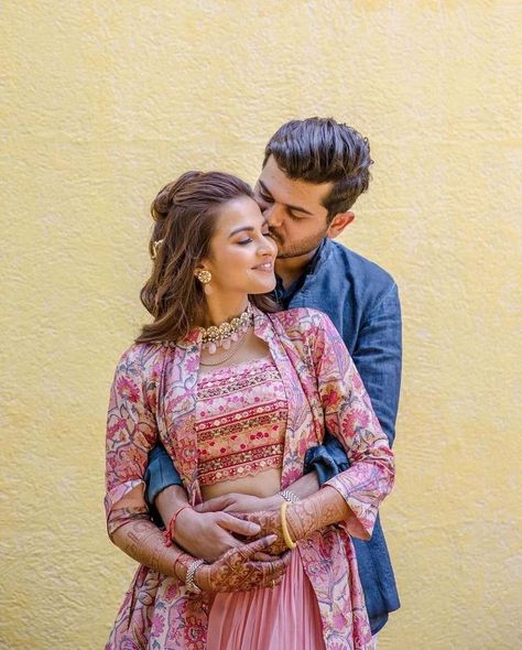 Roka Ceremony Outfits For Bride, Lehenga With Jacket, Roka Ceremony, Indian Wedding Poses, Mehendi Ceremony, Wedding Photoshoot Props, Indian Wedding Couple, Wedding Photoshoot Poses, Pre Wedding Poses