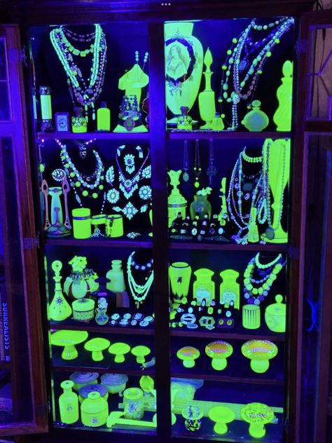 Uranium glass display Glass Curio Cabinets, Halloween Potion Bottles, Glass Museum, Glass Cabinets Display, Glass Jewellery, Vaseline Glass, Antique Glassware, Wonderful World, Weird And Wonderful