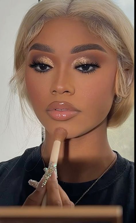 Makeup Ideas For 18th Birthday, Makeup Looks For 21st Birthday, Natural Makeup Looks For Light Skin, Natural Eye Makeup For Black Women, Prom Makeup For Light Skin, Makeup Looks For Events, Light Green Makeup Looks Black Women, Prom Make Up Natural, Christmas Makeup Black Women