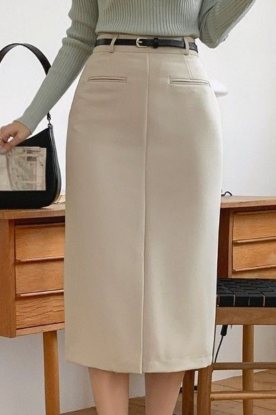 Mormon Outfits, Korean Couple Outfits, Long Tight Skirt, Bridesmaid Dresses Ideas, Kebaya Modern Dress, Simple Style Outfits, Classy Skirts, Marc Jacobs Dress, Dresses Formal Elegant