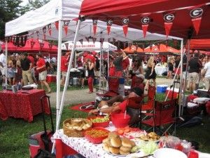 tailgate food! nothing better than finger food and a GA football game :) Uga Tailgate, Georgia Tailgate, Ga Football, Tailgate Menu, Tailgate Party Food, College Tailgating, Georgia Dawgs, Georgia Bulldogs Football, Georgia Girls