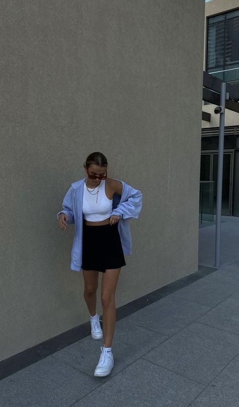 Summer High Waisted Jeans Outfits, Classy Comfy Outfits Summer, Basic Travel Outfits, Summer 2024 Aesthetic Outfits, Italy Vacation Outfits Summer Europe Packing, Summer Outfit Hot Weather, Align Skirt Outfits, How To Style White Sneakers, Skater Skirt Outfit Aesthetic