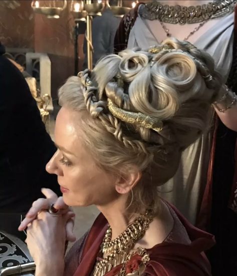 Naomi Watts in the canceled Game of Thrones prequel Bloodmoon. Game Of Thrones, Game Of Thrones Prequel, Fantasy Hair, Naomi Watts, Classic Comics, New Images, Hair Inspo, Favorite Character, Pop Culture