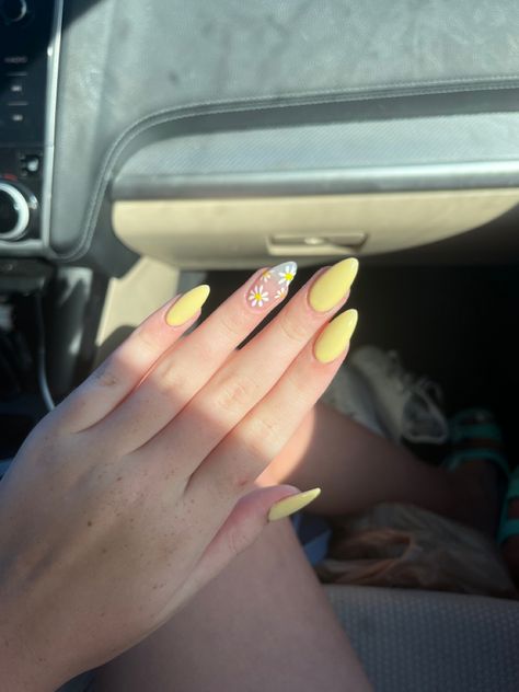 Almond Nails Designs Summer, Acrylic Nails Yellow, Yellow Nail Art, Yellow Nails Design, Yellow Nail, Pink Gel, Almond Nails Designs, Almond Acrylic Nails, Almond Nail