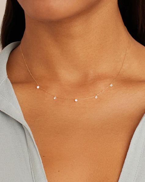 Floating Diamond Flutter Necklace – gorjana Jewelry Necklace Simple, Floating Diamond Necklace, Pretty Jewelry Necklaces, Dainty Diamond Necklace, Diamond Pendant Sets, Gold Necklace Simple, Diamond Necklace Set, Gold Diamond Necklace, Jewelry Lookbook