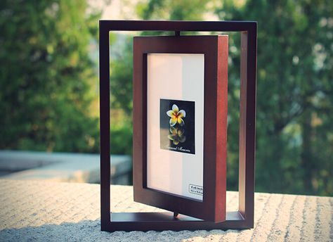 Papan Menu, Gift Frames, Photo Frame Decoration, Photo Gifts Diy, Picture Frame Crafts, Cheap Frames, Wood Craft Projects, Family Wall Decor, Photo Frame Design