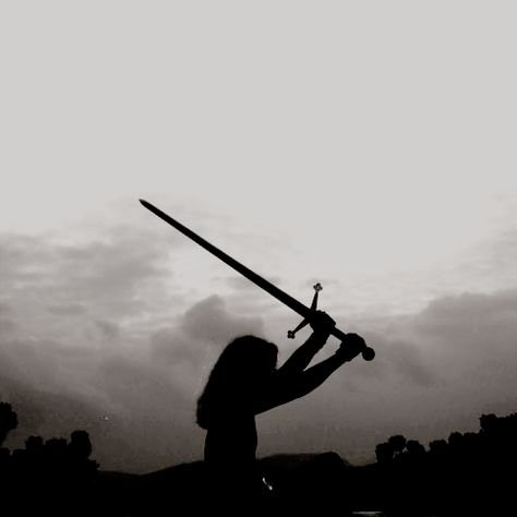 I love this aesthetic for Darcy practicing with her sword Idle Game, Stile Harry Potter, Marvel Aesthetic, Battle Angel, Between Two Worlds, Yennefer Of Vengerberg, Sendai, Fantasy Aesthetic, Throne Of Glass